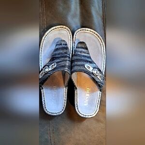 Ladies Alegria Vanessa Circulate Black Silver Thong Sandal Shoes EU 38 (7)
